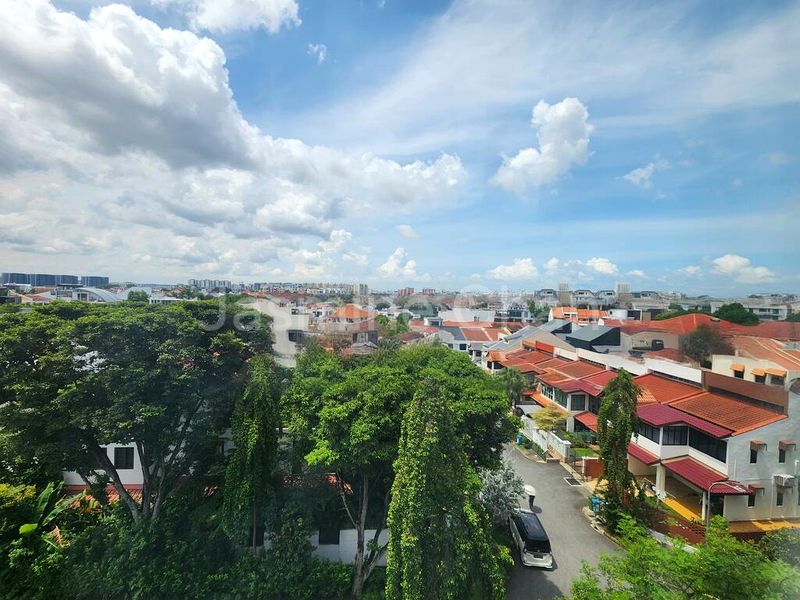 2 Bed Apartment (Condo) for Sale in  Leith Grove - Image 6